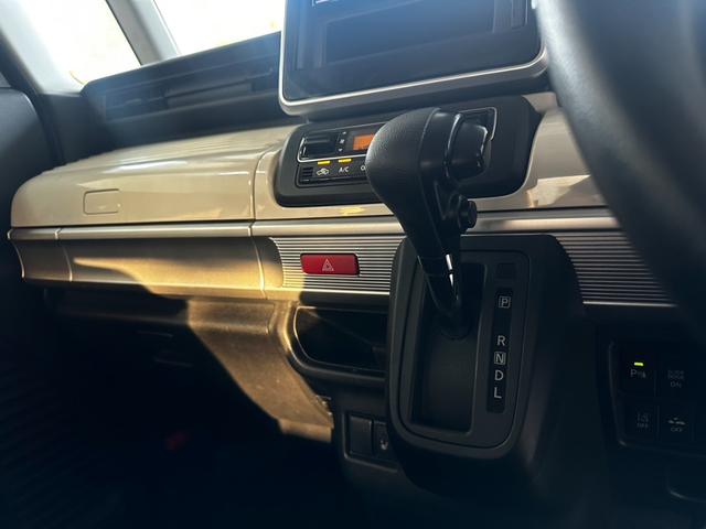 スペーシア ハイブリッドＸ　車検付き　Ｒ８／４迄　スマートキー　プッシュスタート　ハイブリッド車　両側パワースライド　衝突被害軽減ブレーキ　アイドリングストップ　クリアランスソナー　オートエアコン（14枚目）