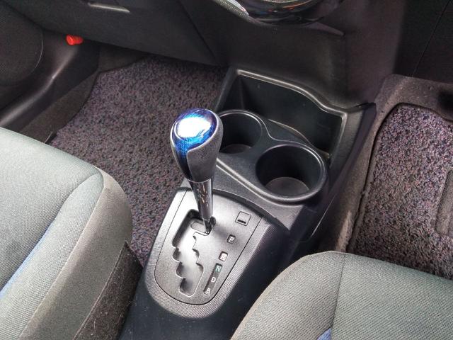 発進時や後退時に必ず操作するレバーです。操作のしやすさが肝になってきます。ぜひ一度体感してください。