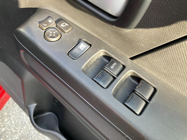 運転席側ドアボタン群