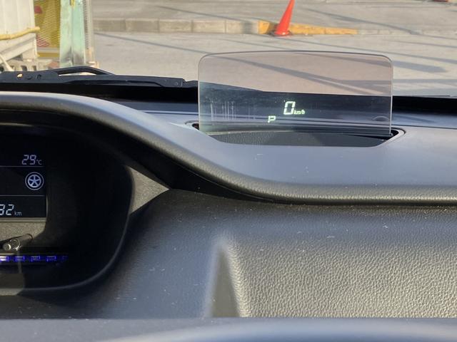 ヘッドアップディスプレイ付いています