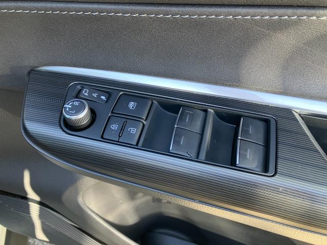 運転席側ドアボタン群