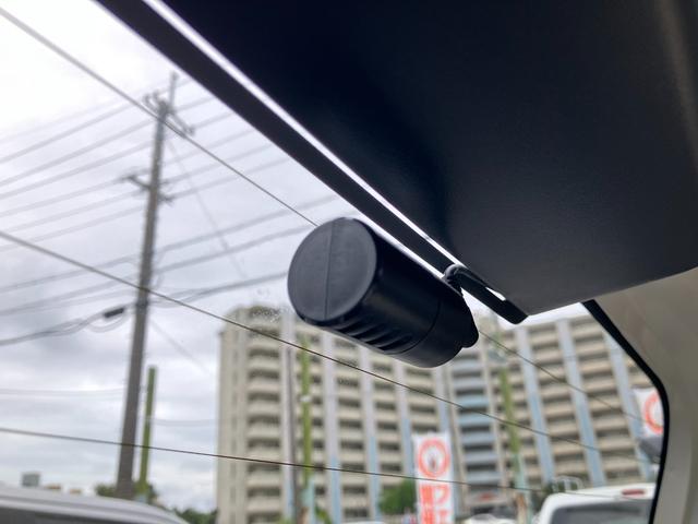 ドライブレコーダー前後に付いています