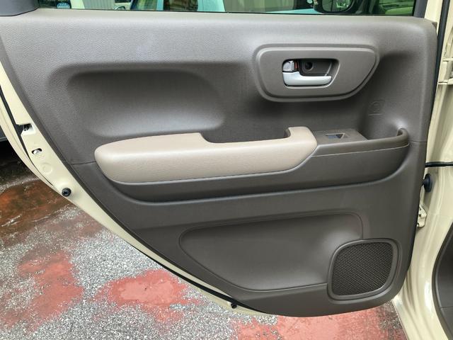 後部座席左ドア
