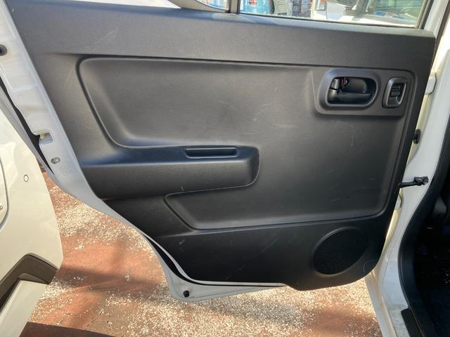 後部座席左ドア
