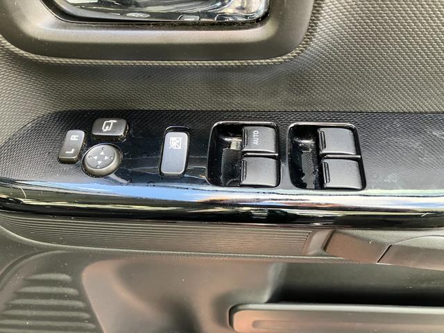 運転席側ドアボタン群