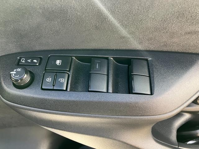 運転席側ドアボタン群