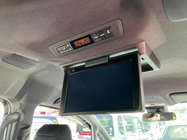 フリップダウンモニター付き