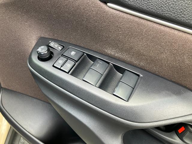 運転席側ドアボタン群