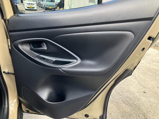 後部座席右ドア