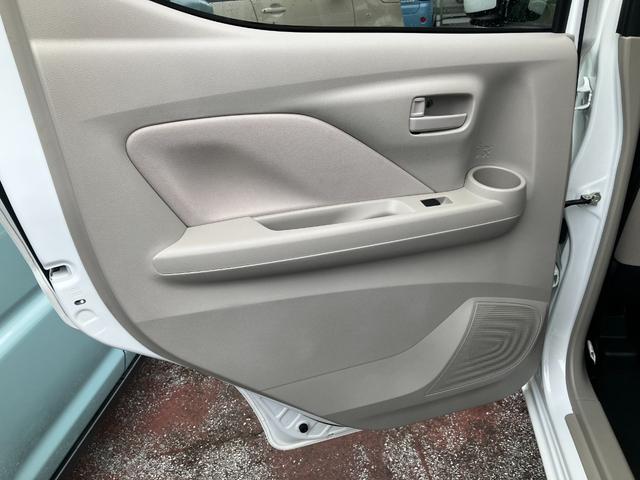後部座席左ドア