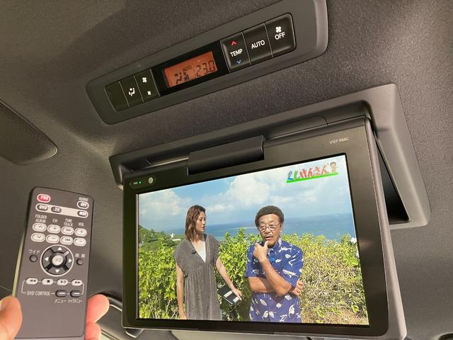 フリップダウンモニター付き