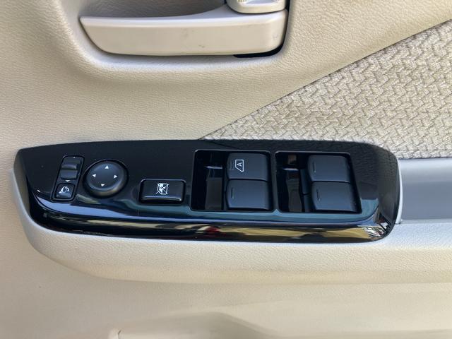 運転席側ドアボタン群