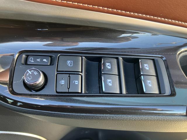 運転席側ドアボタン群