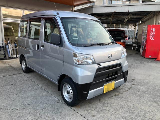 ハイゼットカーゴ スペシャルクリーン 運転席助手席エアバッグ フルフラットシート パワーステアリング 両側スライド エアコン ABS エアバッグ アイドリングストップ ビニールシートカバー(5枚目)