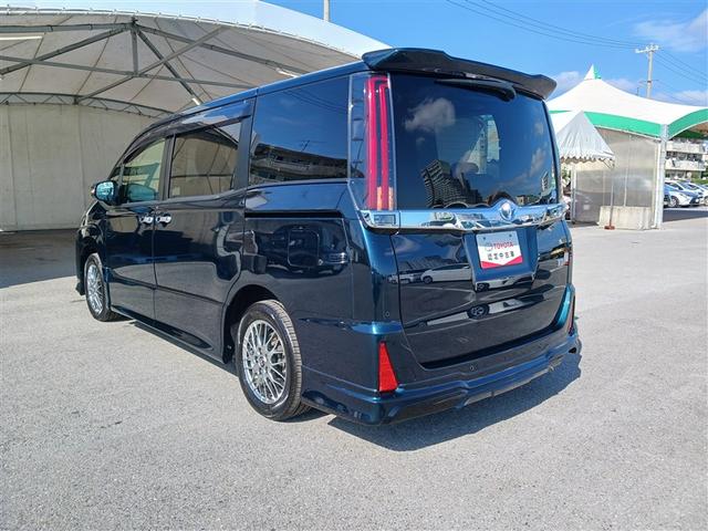 ノア ハイブリッドＳｉ　フルセグ　メモリーナビ　ＤＶＤ再生　ミュージックプレイヤー接続可　バックカメラ　衝突被害軽減システム　ＥＴＣ　両側電動スライド　ＬＥＤヘッドランプ　乗車定員７人　３列シート　記録簿（4枚目）