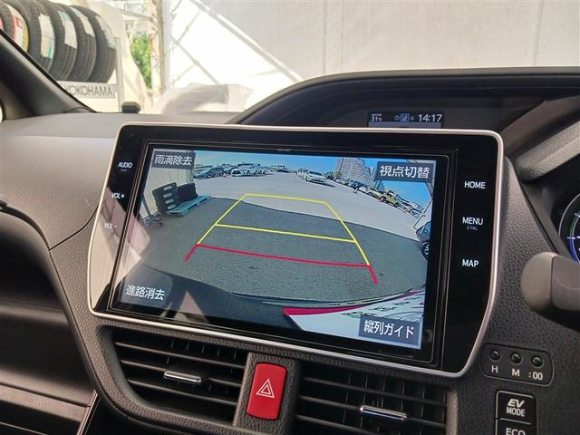 ノア ハイブリッドＳｉ　フルセグ　メモリーナビ　ＤＶＤ再生　ミュージックプレイヤー接続可　バックカメラ　衝突被害軽減システム　ＥＴＣ　両側電動スライド　ＬＥＤヘッドランプ　乗車定員７人　３列シート　記録簿（31枚目）