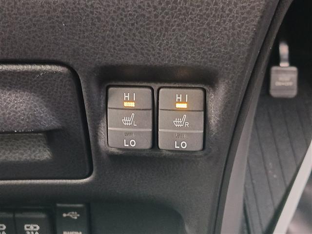 ノア ハイブリッドＳｉ　フルセグ　メモリーナビ　ＤＶＤ再生　ミュージックプレイヤー接続可　バックカメラ　衝突被害軽減システム　ＥＴＣ　両側電動スライド　ＬＥＤヘッドランプ　乗車定員７人　３列シート　記録簿（33枚目）