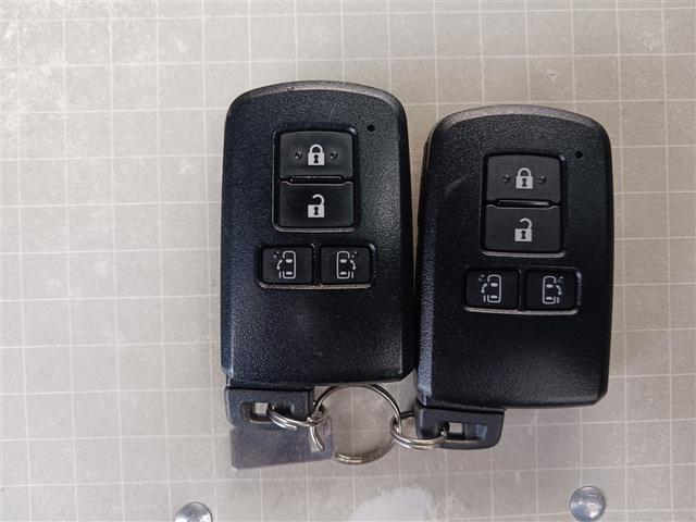 ノア ハイブリッドＳｉ　フルセグ　メモリーナビ　ＤＶＤ再生　ミュージックプレイヤー接続可　バックカメラ　衝突被害軽減システム　ＥＴＣ　両側電動スライド　ＬＥＤヘッドランプ　乗車定員７人　３列シート　記録簿（40枚目）