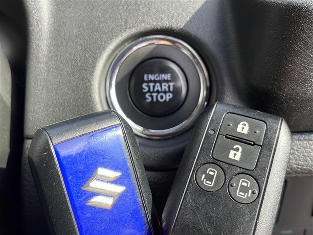 スマートキー【鍵をささずにポケットに入れたまま鍵の開閉、エンジンの始動まで行うことが可能です。】