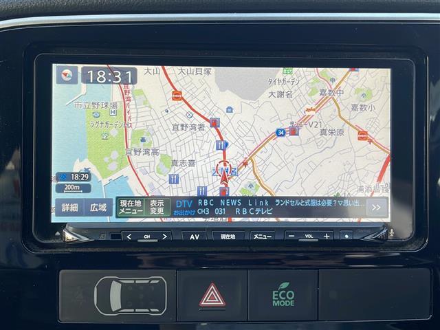 Ｍ　禁煙車　社外ＳＤナビ　フルセグＴＶ　ＤＶＤ再生可　Ｂｌｕｅｔｏｏｔｈ　バックカメラ　ＡＣ１００Ｖ１５００Ｗ電源　革巻きステアリング　パドルシフト　ウインカードアミラー　社外１８インチアルミホイール(3枚目)