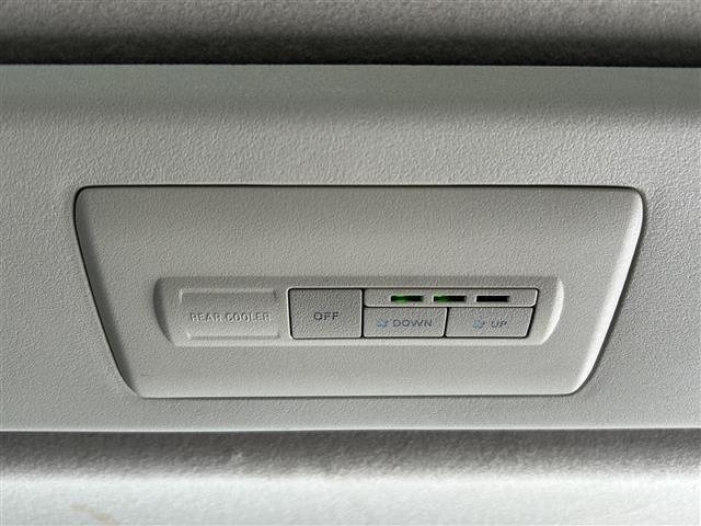 Ｇ　パワーパッケージ　禁煙車　ナビ　Ｂｌｕｅｔｏｏｔｈ　ＣＤ　ＤＶＤ　ＴＶ　バックカメラ　ＥＴＣ　両側パワースライドドア　オートライト　パドルシフト　電動格納ミラー　スマートキー(12枚目)