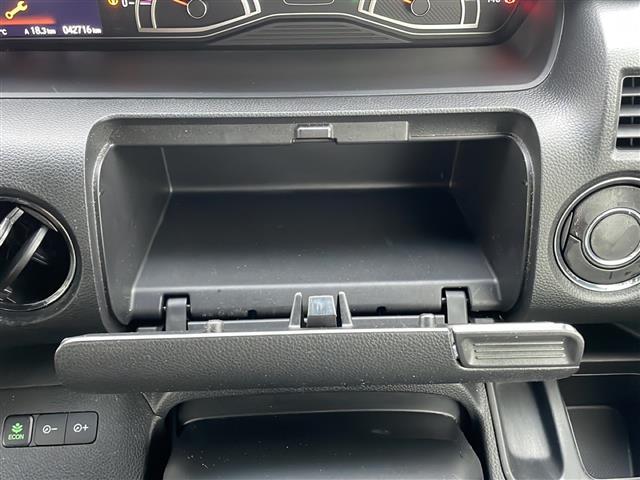 店舗にて現車の確認もいただけますので、お電話で在庫のご確認の上是非ご来店くださいませ！！！