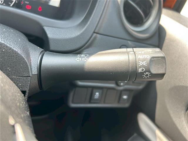 ノート ｅ－パワー　Ｘ　内地仕入　禁煙車　ナビ　フルセグＴＶ　全方位カメラ　Ｂｌｕｅｔｏｏｔｈ　ＤＶＤ　ＣＤ　ＵＳＢ　ＥＴＣ　インテリジェントミラー　ドライブレコーダー　スマートキー　プッシュスタート（11枚目）
