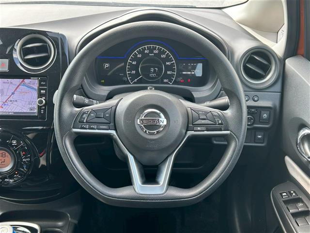 ノート ｅ－パワー　Ｘ　内地仕入　禁煙車　ナビ　フルセグＴＶ　全方位カメラ　Ｂｌｕｅｔｏｏｔｈ　ＤＶＤ　ＣＤ　ＵＳＢ　ＥＴＣ　インテリジェントミラー　ドライブレコーダー　スマートキー　プッシュスタート（14枚目）