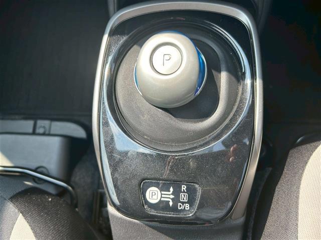 ノート ｅ－パワー　Ｘ　内地仕入　禁煙車　ナビ　フルセグＴＶ　全方位カメラ　Ｂｌｕｅｔｏｏｔｈ　ＤＶＤ　ＣＤ　ＵＳＢ　ＥＴＣ　インテリジェントミラー　ドライブレコーダー　スマートキー　プッシュスタート（17枚目）
