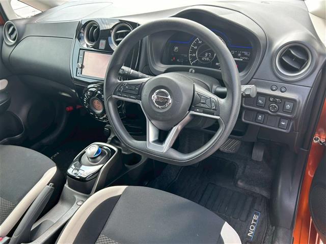 ノート ｅ－パワー　Ｘ　内地仕入　禁煙車　ナビ　フルセグＴＶ　全方位カメラ　Ｂｌｕｅｔｏｏｔｈ　ＤＶＤ　ＣＤ　ＵＳＢ　ＥＴＣ　インテリジェントミラー　ドライブレコーダー　スマートキー　プッシュスタート（26枚目）