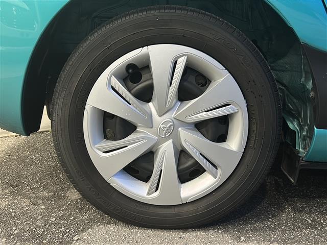 【純正アルミホイールキャップ】専用のアルミなので、お車のイメージにぴったり。社外のアルミやスタッドレスタイヤも取り扱いございます。ドレスアップもカスタマイズもお任せください。