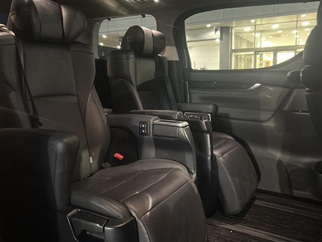 【 レザーシート 】高級感のあるレザーシートになります。