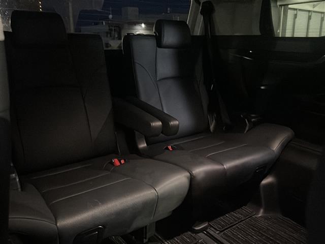 【 レザーシート 】高級感のあるレザーシートになります。