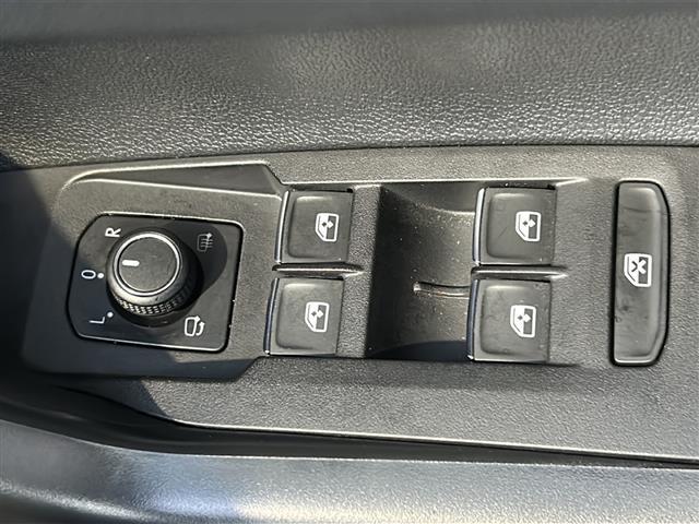 店舗にて現車の確認もいただけますので、お電話で在庫のご確認の上是非ご来店くださいませ!!!