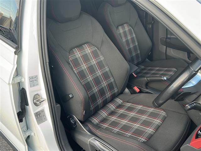 店舗にて現車の確認もいただけますので、お電話で在庫のご確認の上是非ご来店くださいませ!!!