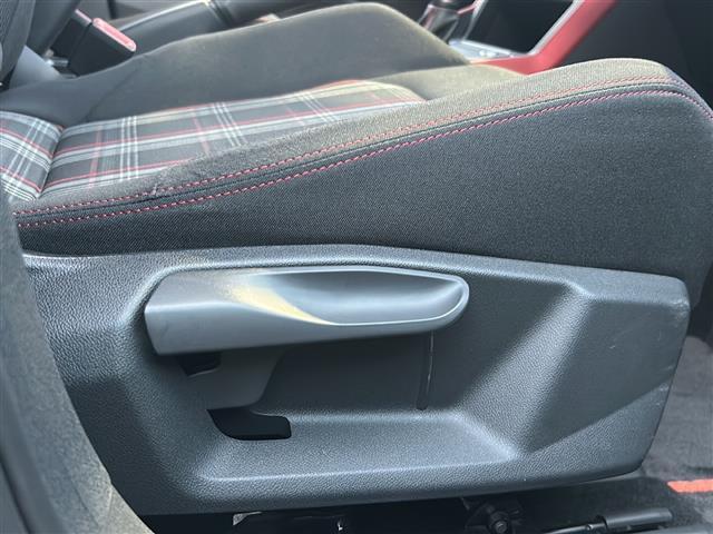 店舗にて現車の確認もいただけますので、お電話で在庫のご確認の上是非ご来店くださいませ!!!