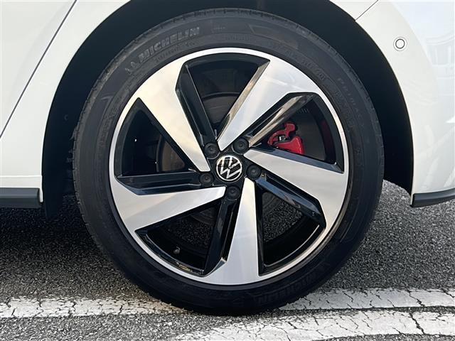 店舗にて現車の確認もいただけますので、お電話で在庫のご確認の上是非ご来店くださいませ!!!