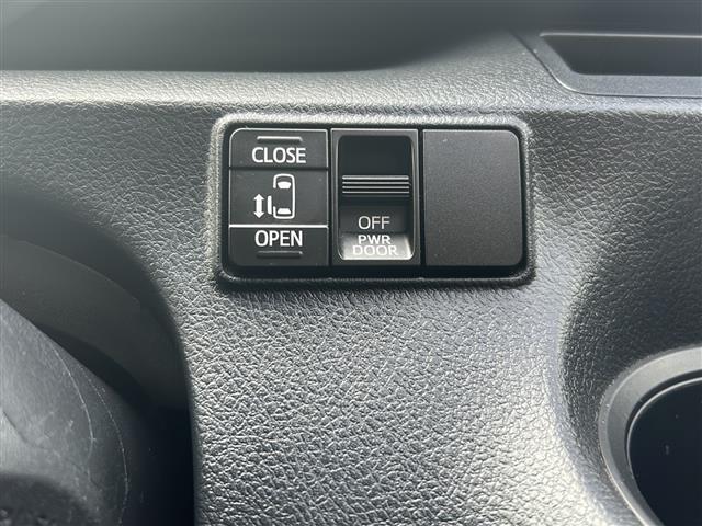 パワースライドドアで乗り降りも楽チン♪