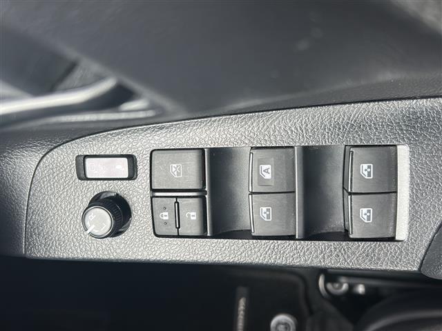 店舗にて現車の確認もいただけますので、お電話で在庫のご確認の上是非ご来店くださいませ!!!////