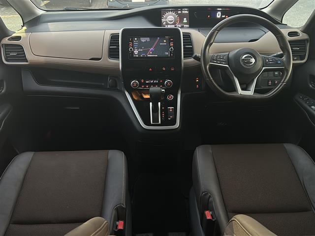 純正ナビ・全方位カメラ・フリップダウンモニター・両側パワースライドドア