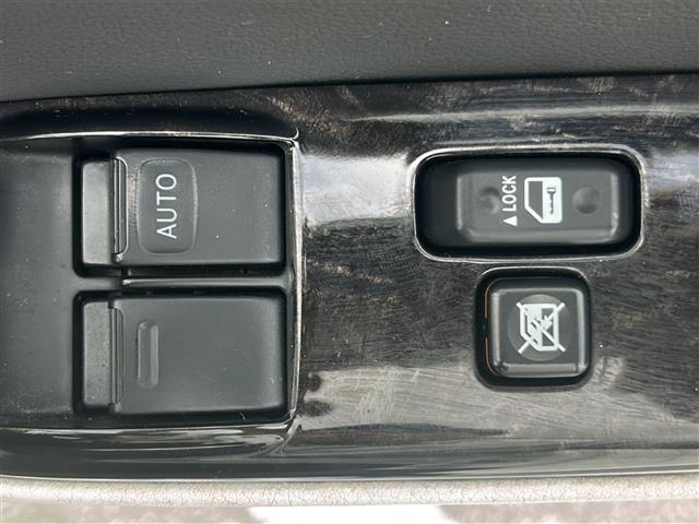 店舗にて現車の確認もいただけますので、お電話で在庫のご確認の上是非ご来店くださいませ！！！