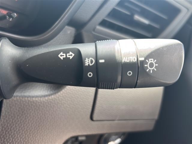 オートライト機能で暗くなると自動的にヘッドライトが点灯します♪／／／／