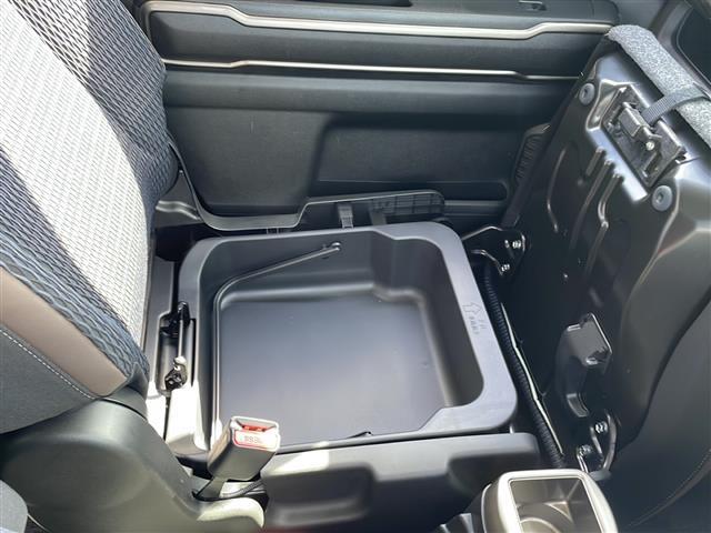 店舗にて現車の確認もいただけますので、お電話で在庫のご確認の上是非ご来店くださいませ！！！／／／／