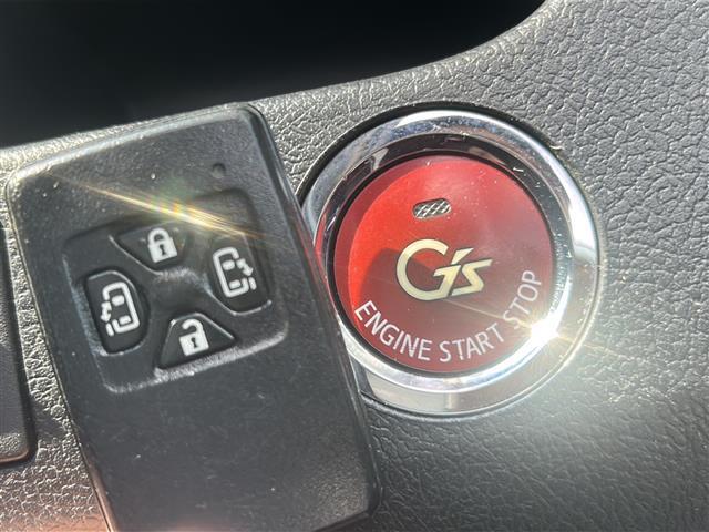 【スマートキー・プッシュスタート】鍵を挿さずにポケットに入れたまま鍵の開閉、エンジンの始動まで行えます。