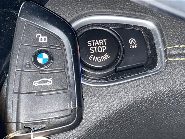 【　スマートキー・プッシュスタート　】鍵を挿さずにポケットに入れたまま鍵の開閉、エンジンの始動まで行えます。