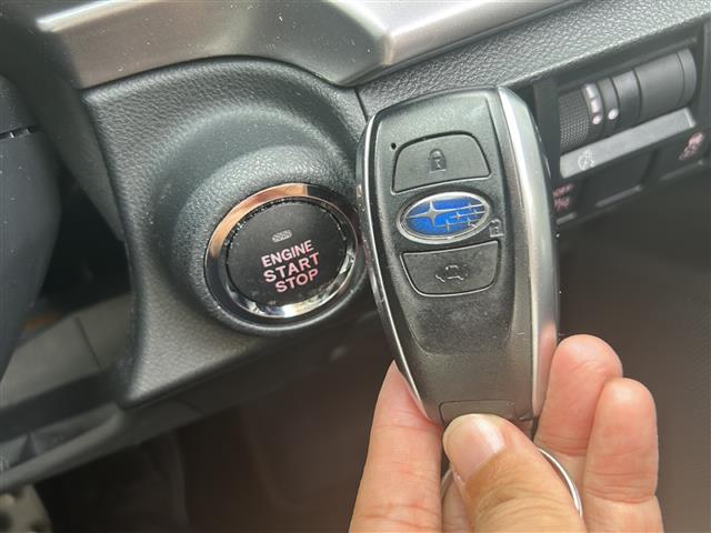 【スマートキー・プッシュスタート】鍵を挿さずにポケットに入れたまま鍵の開閉、エンジンの始動まで行えます。／／／／