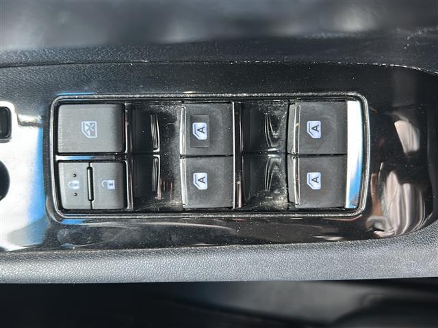 ヴェルファイア ２．５Ｚ　純正９インチナビ　フリップダウンモニター　両側パワースライドドア　バックカメラ　ＥＴＣ　コーナーセンサー　オートライト　電子サイドブレーキ　オートホールド　ＴＶ　Ｂｌｕｅｔｏｏｔｈ　ＣＤ　ＤＶＤ（16枚目）