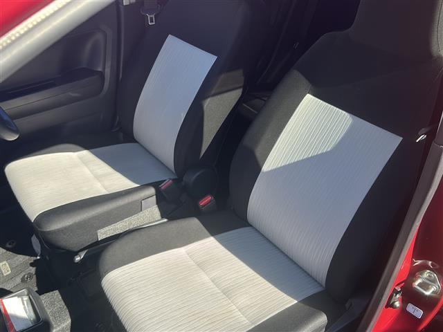 ピクシスエポック Ｇ　ＳＡＩＩＩ　ワンオーナー　禁煙車　純正オプションナビ　ＴＶ　Ｂｌｕｅｔｏｏｔｈ　ＣＤ　スマートキー　ＥＴＣ　ドライブレコーダー　ＬＥＤヘッドライト　バックカメラ　１４インチアルミホイール　トヨタセーフティセンス（21枚目）