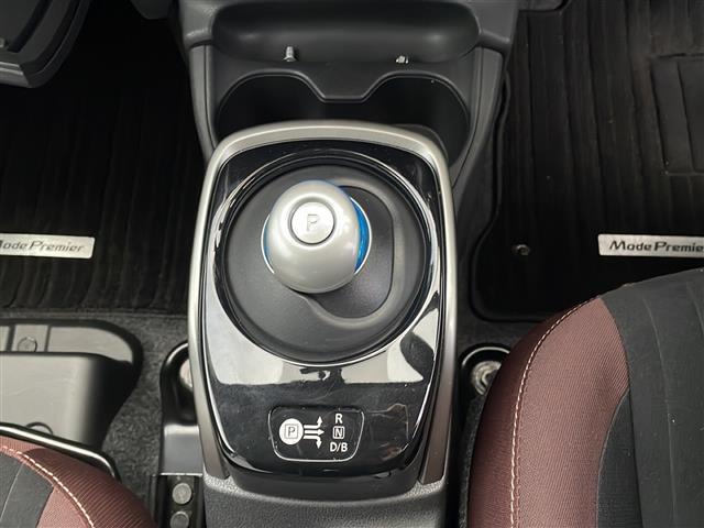 【　シフト　】シフトも操作しやすく快適なドライブを楽しんでいただけます。