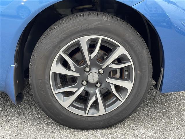 【純正アルミホイール】専用のアルミなので、お車のイメージにぴったり。社外のアルミやスタッドレスタイヤも取り扱いございます。ドレスアップもカスタマイズもお任せください。